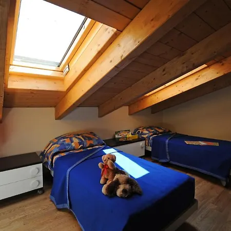 Sleeps 8 Pool T421308 *