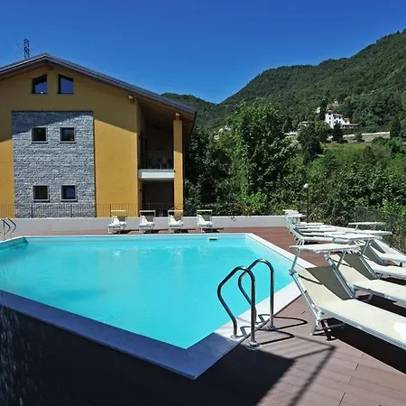 Apartman Sleeps 8 Pool T421308 *